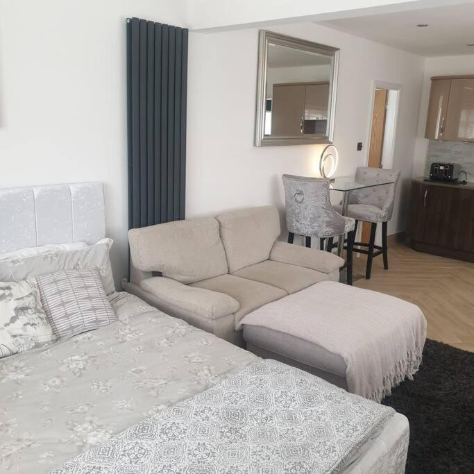 Lovely Studio Annex In Lilliput Poole Dış mekan fotoğraf